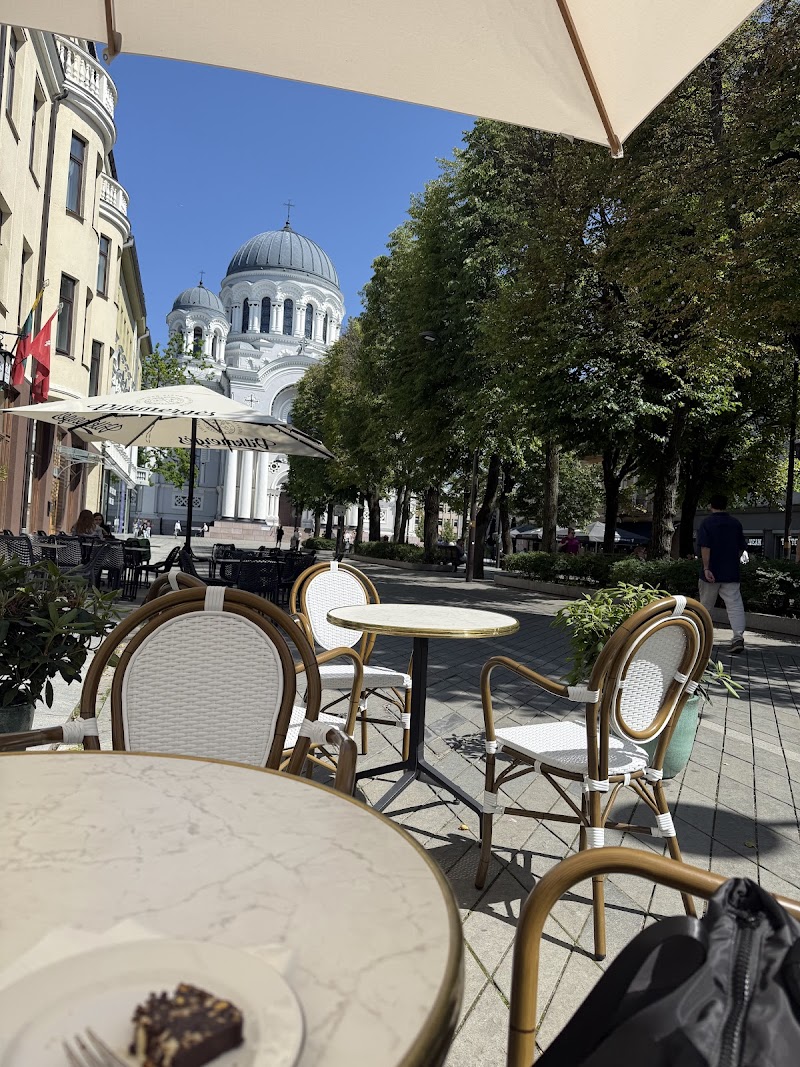 Pinavija cafe & bakery