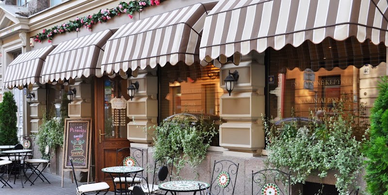 Pinavija cafe & bakery